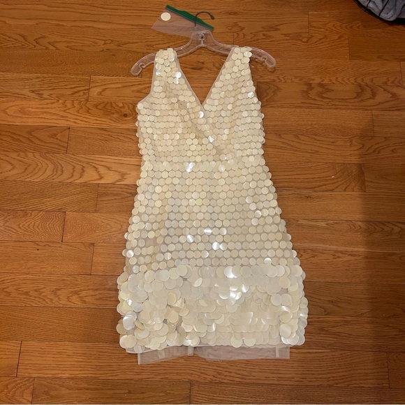 BCBGMaxAzria Dresses & Skirts - BCBGMaxAzria size 2 womens Sequin Sleeveless Dress cream white luxury